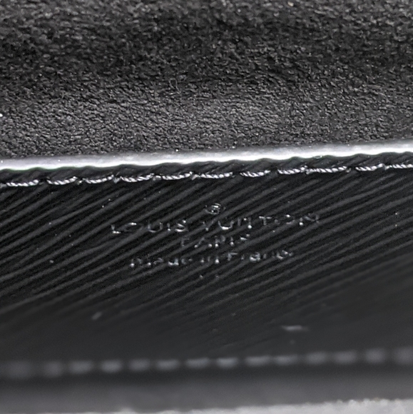 ๐จSale ๐ฆ๐HP๐Louis Vuitton All Matte Black Twist MM Shoulder bag๐Rare! - Picture 7 of 16